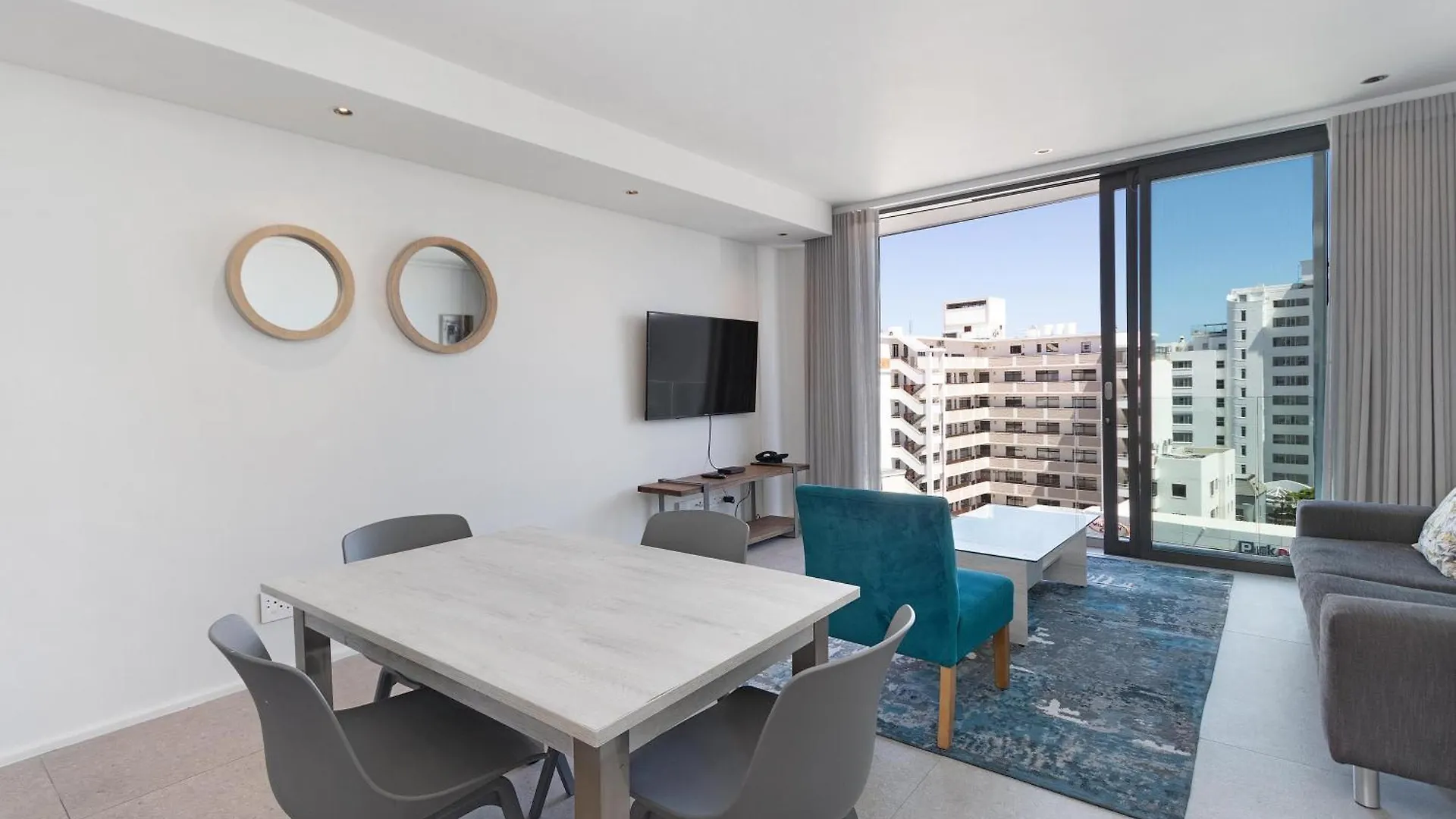 The Cosmo Luxury Suites By Totalstay Cape Town 0*,  South Africa
