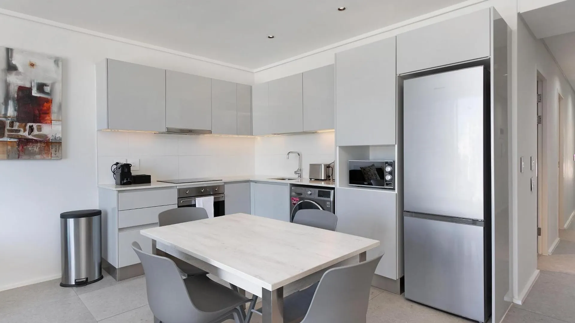 The Cosmo Luxury Suites By Totalstay Cape Town 0*,