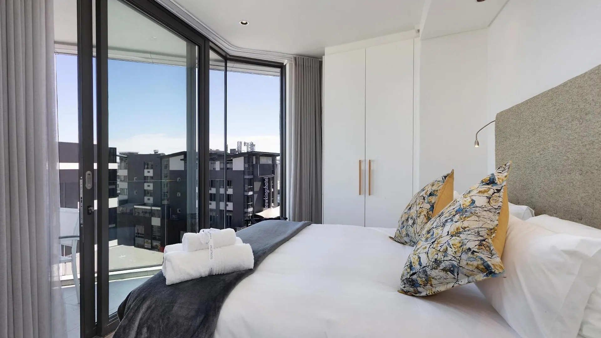 The Cosmo Luxury Suites By Totalstay Cape Town Aparthotel