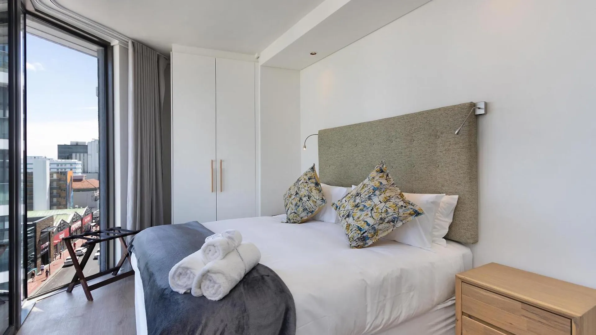 The Cosmo Luxury Suites By Totalstay Cape Town South Africa