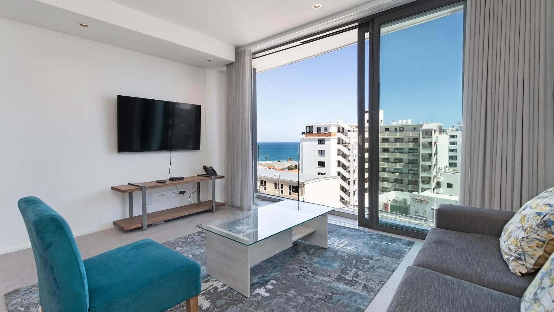 The Cosmo Luxury Suites By Totalstay Cape Town South Africa